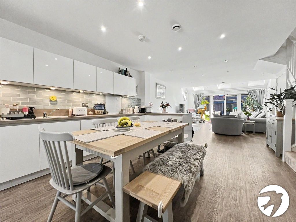 Property photo 2 of 14 Dining Room