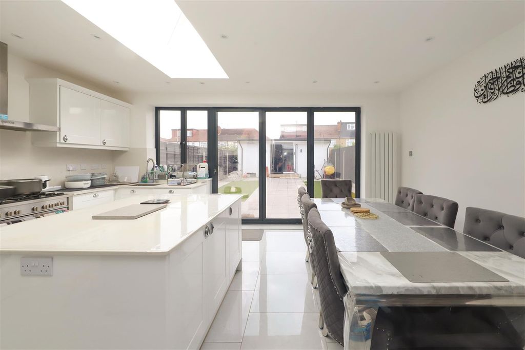 Property photo 2 of 13 Kitchen/Dining Room