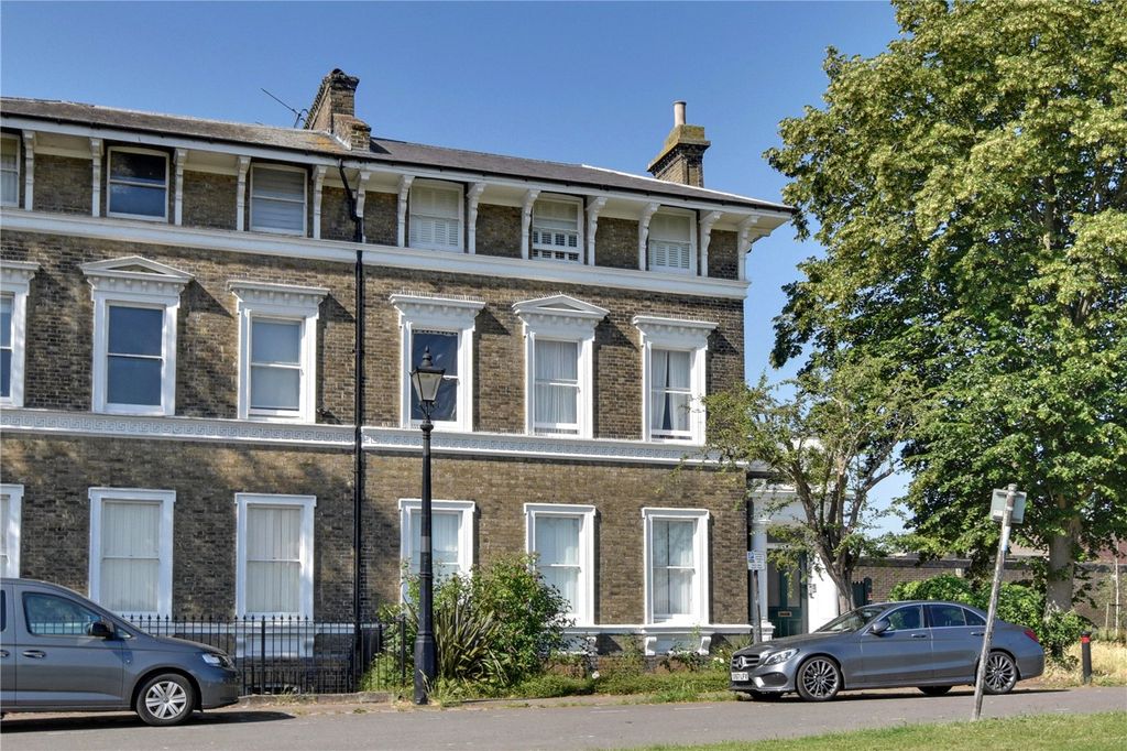 Property photo 2 of 13 Picture No. 14