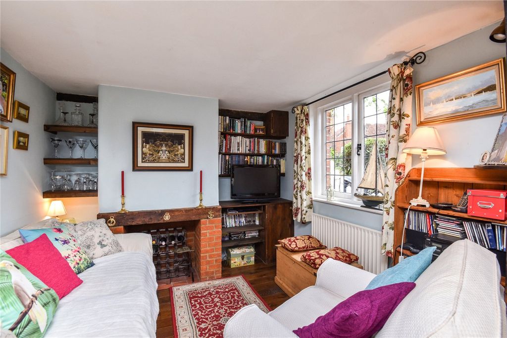 Property photo 3 of 9 Photo 03