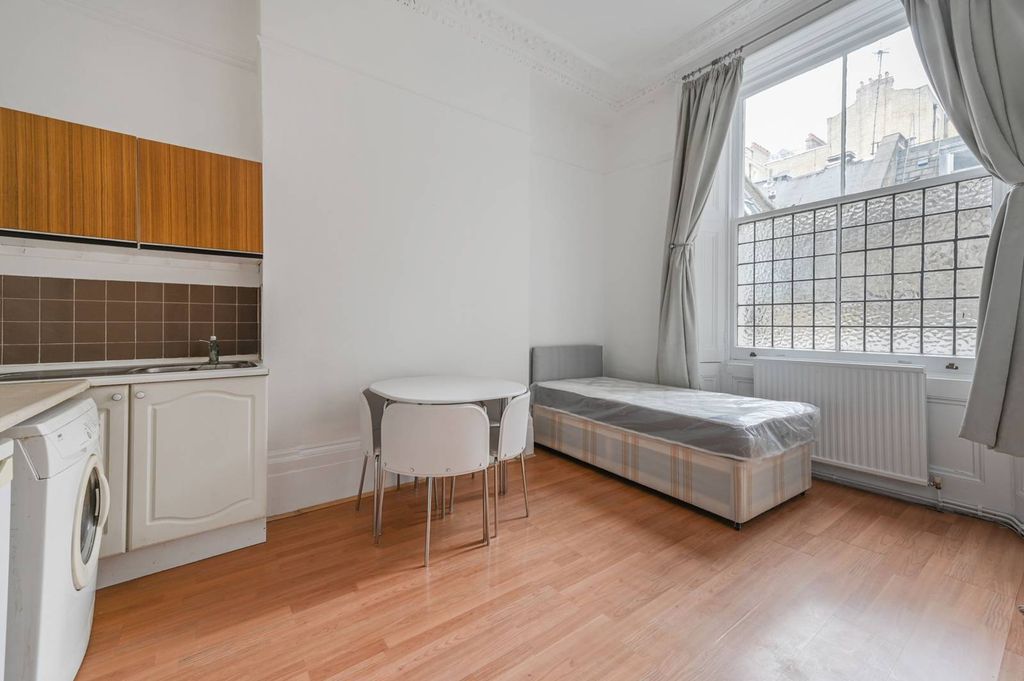 Property photo 1 of 3