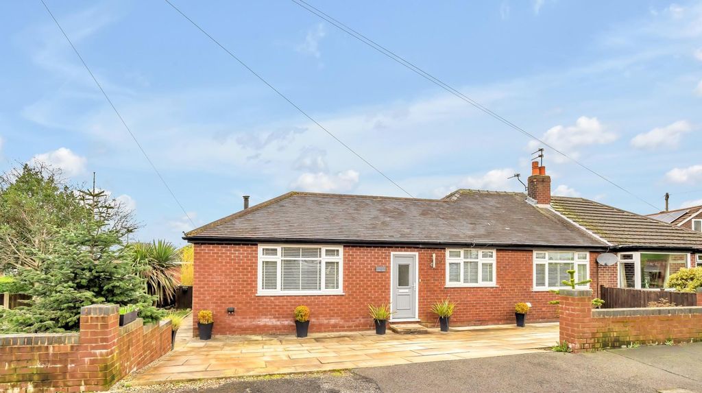 Property photo 1 of 22 Somerset Avenue