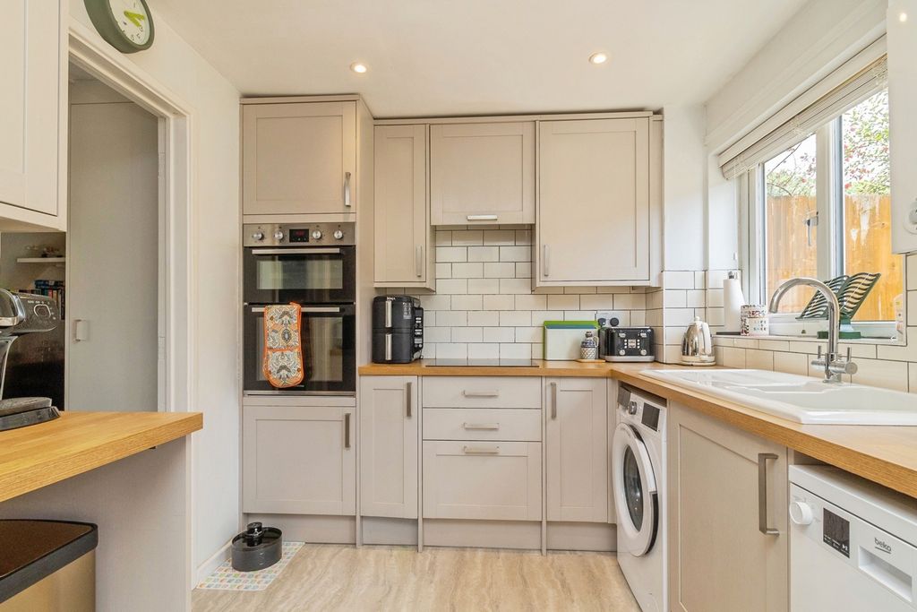 Property photo 3 of 18 Pbox-Img.Jpg