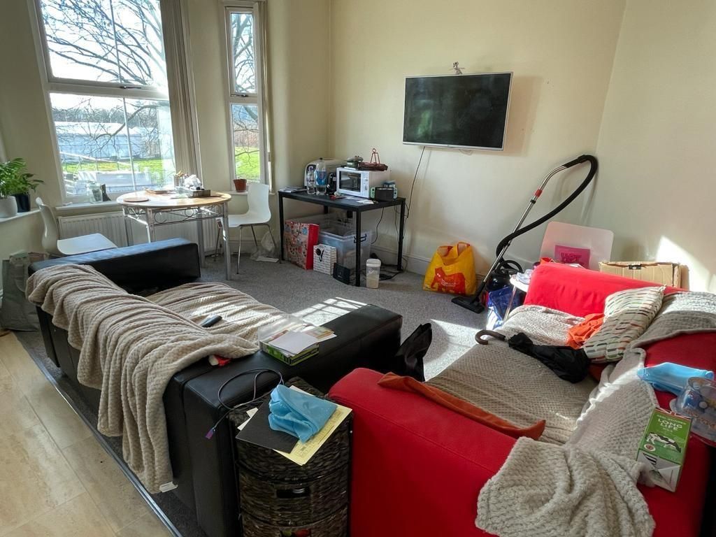 Property photo 3 of 9 Lounge