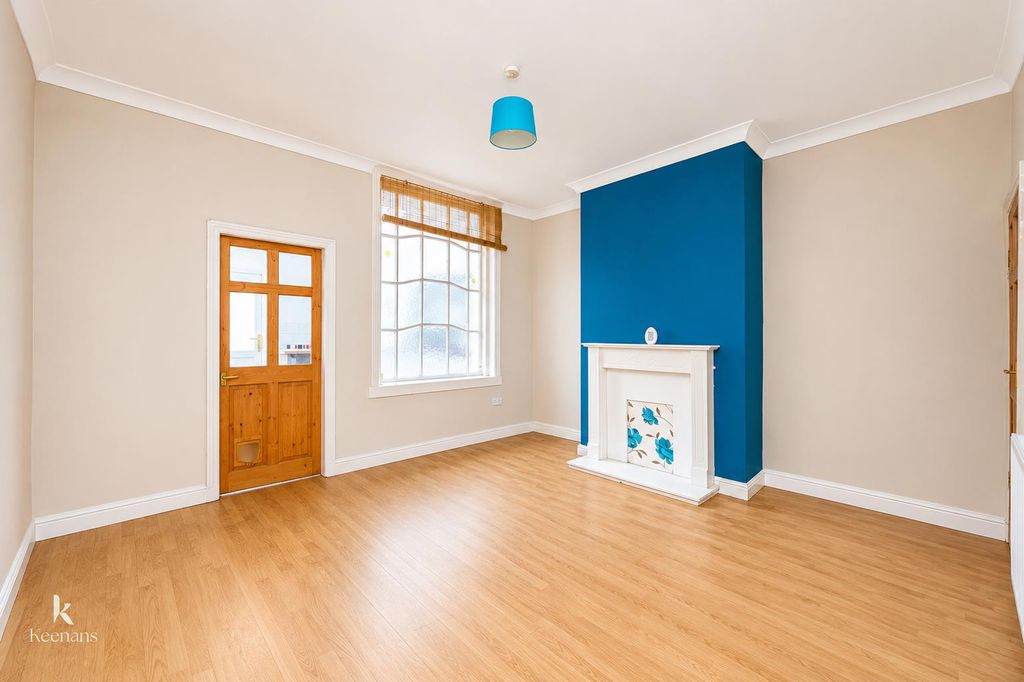 Property photo 2 of 34