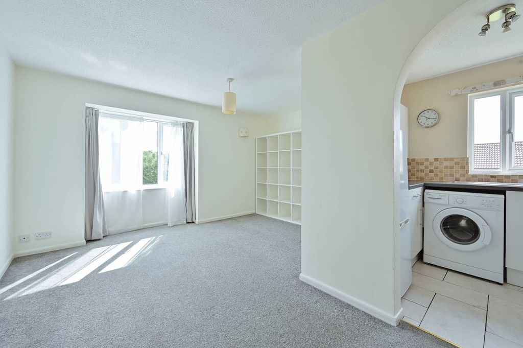 Property photo 2 of 7
