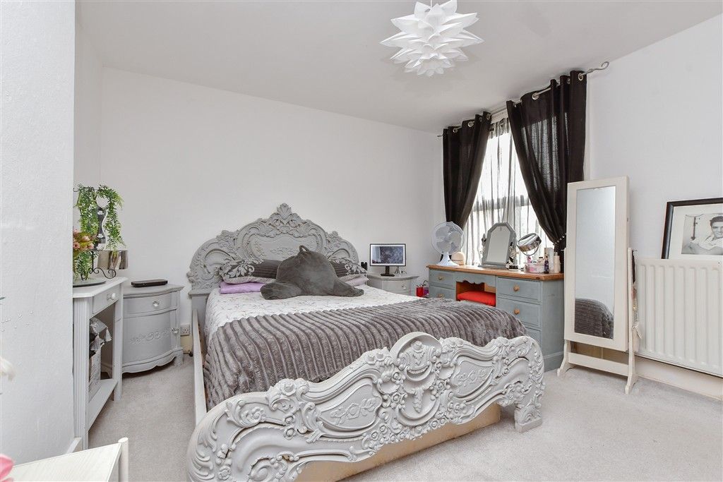 Property photo 3 of 8 Bedroom 1