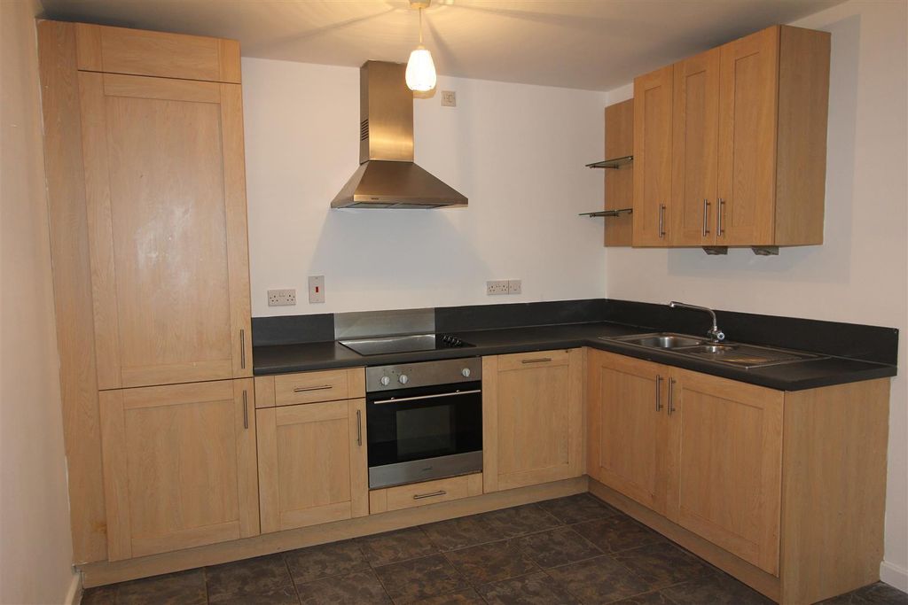 Property photo 2 of 9 Kitchen.Jpg