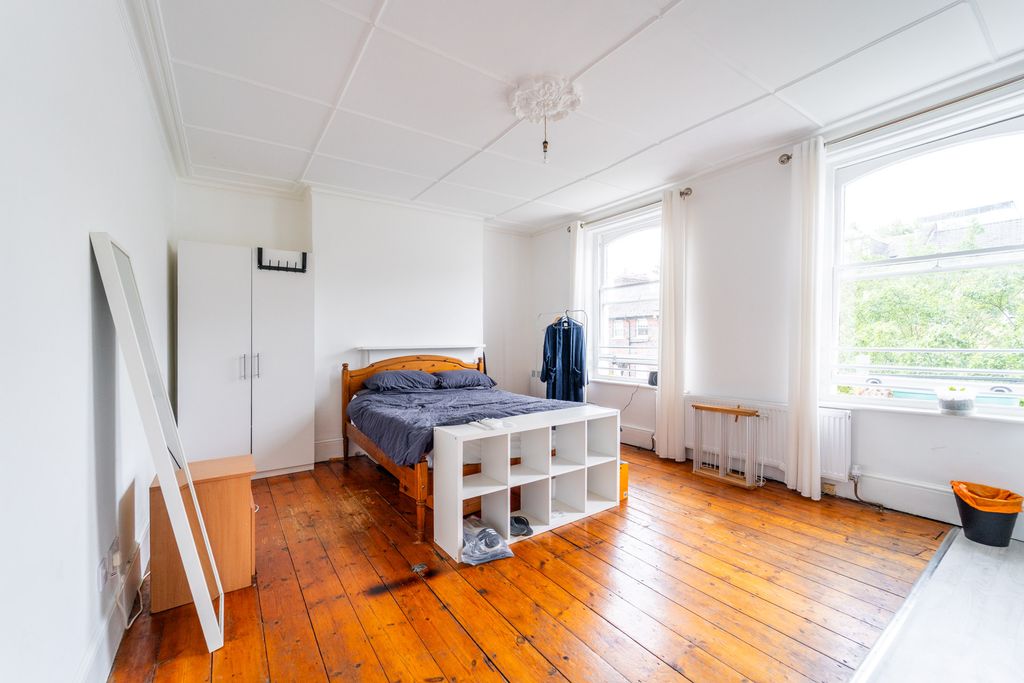 Property photo 1 of 8 Mba01944