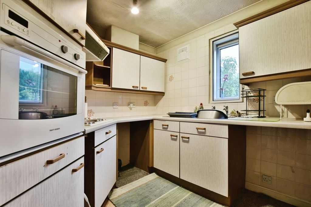 Property photo 1 of 20