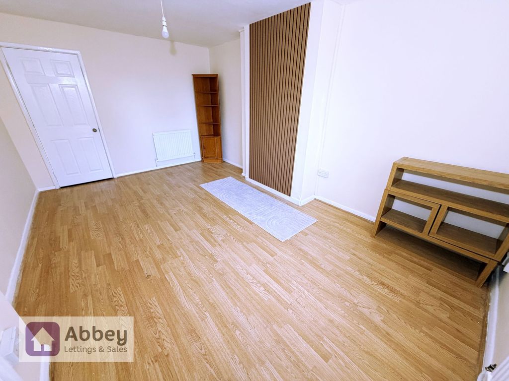 Property photo 3 of 15 Lounge