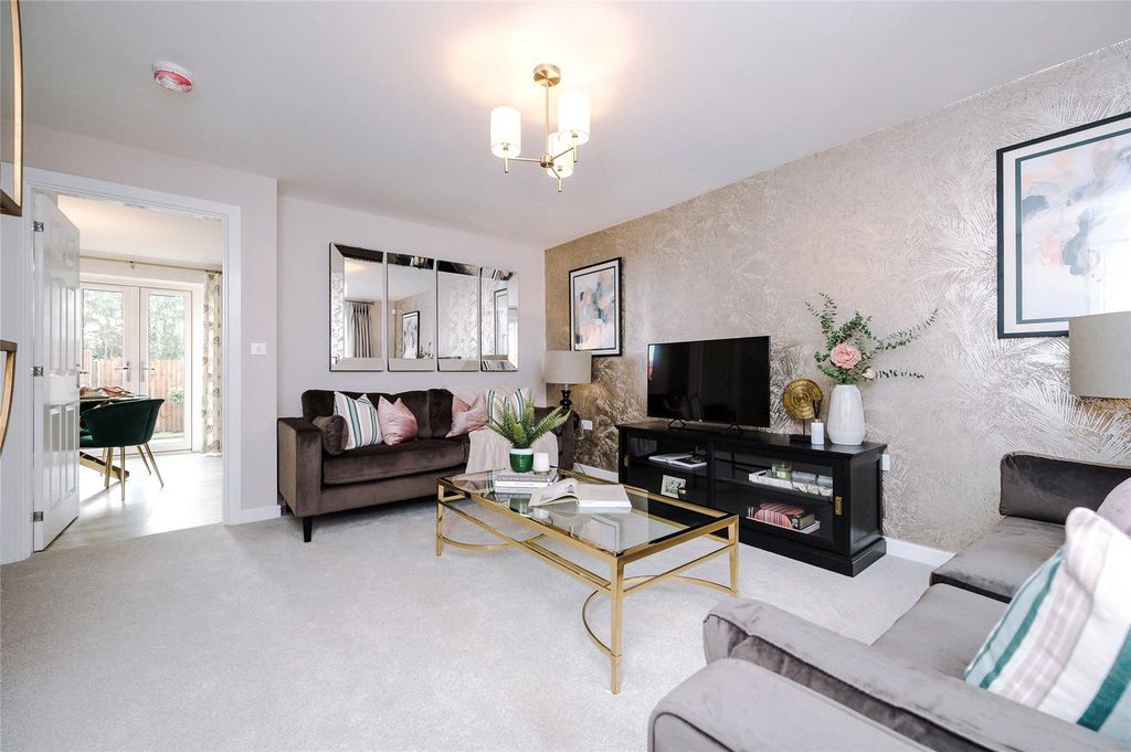 Property photo 1 of 9 Living