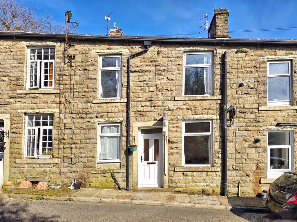 Property photo 1 of 10 Period Back-To-Back