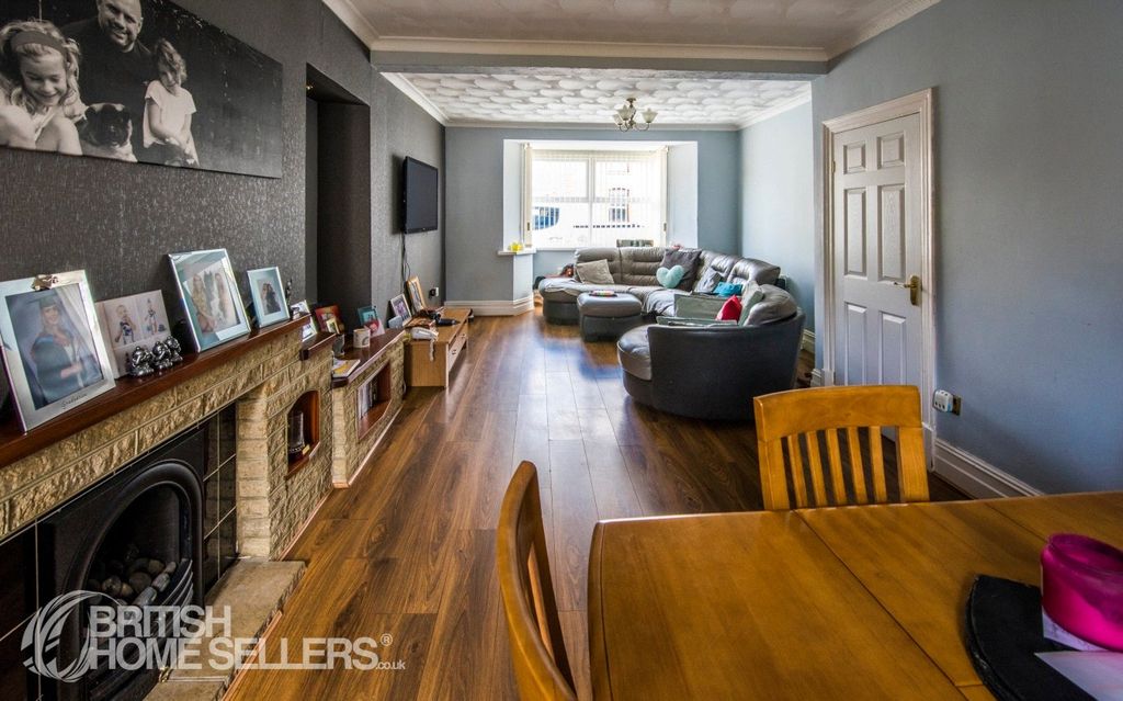 Property photo 3 of 12 Picture No. 04