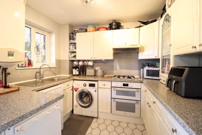 Property photo 2 of 15 Kitchen