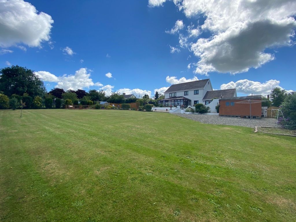 Property photo 3 of 40