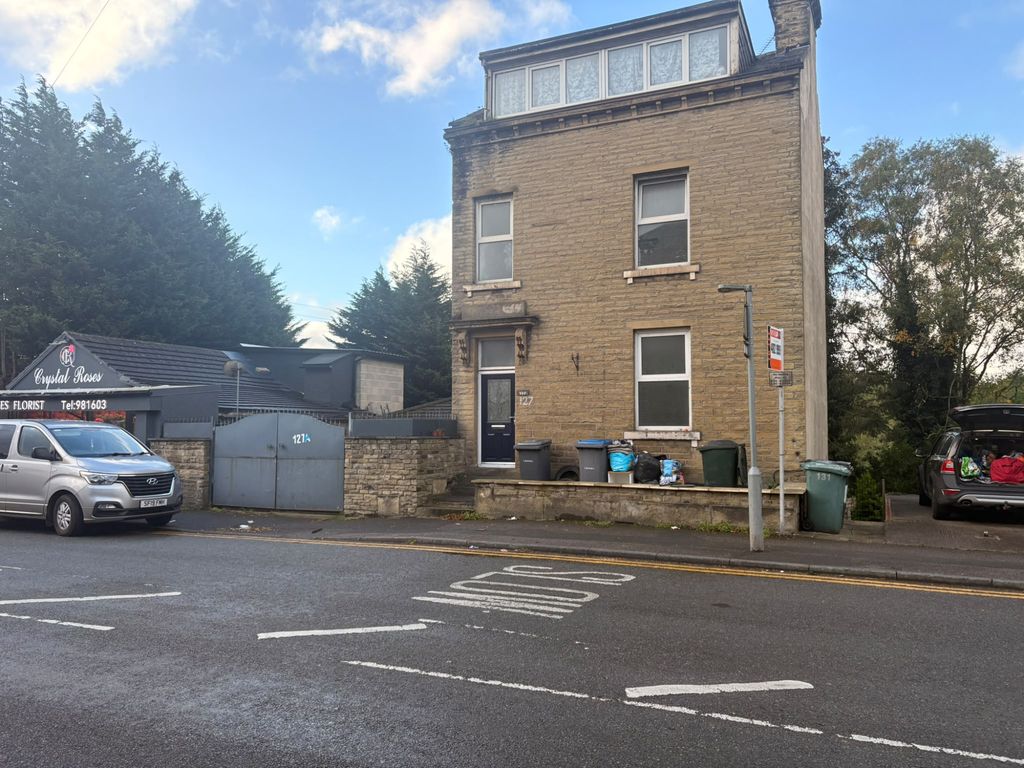 Property photo 1 of 2