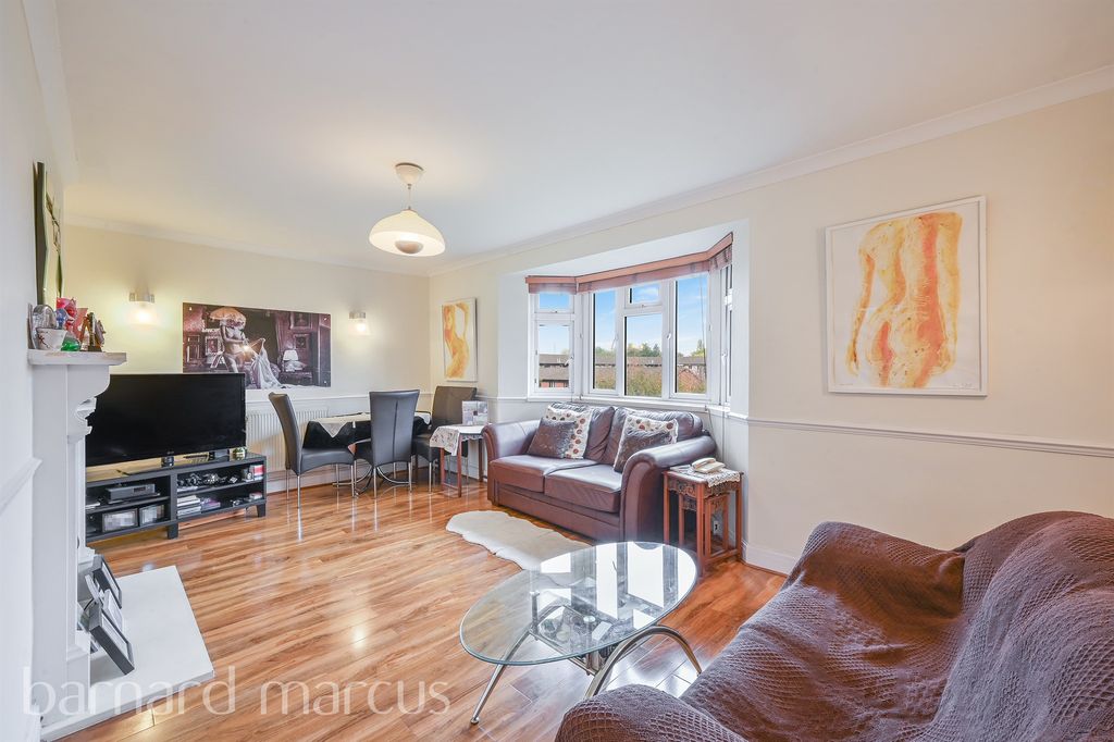 Property photo 3 of 9