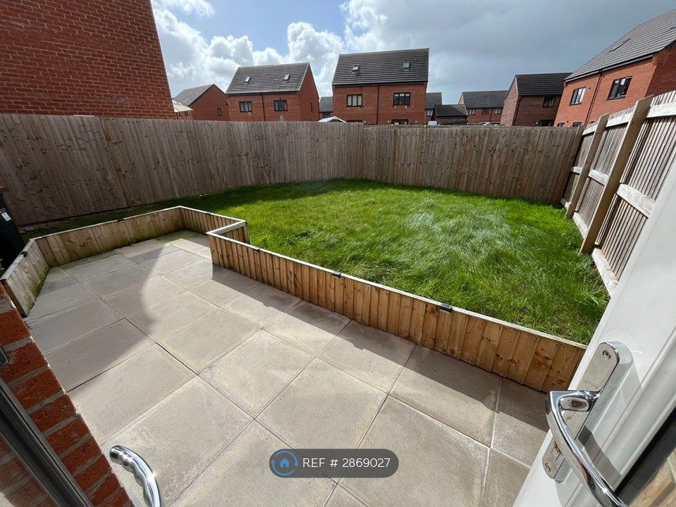 Property photo 2 of 18