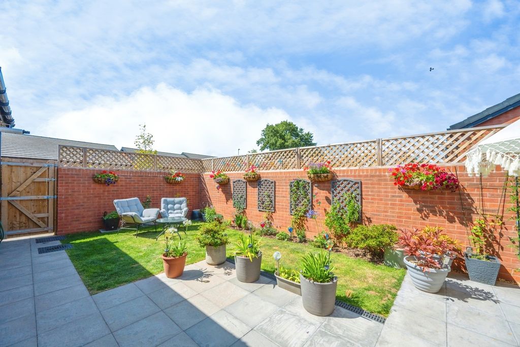 Property photo 2 of 27 Pbox-Img.Jpg