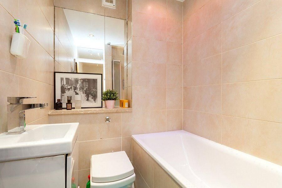 Property photo 3 of 20 Bathroom