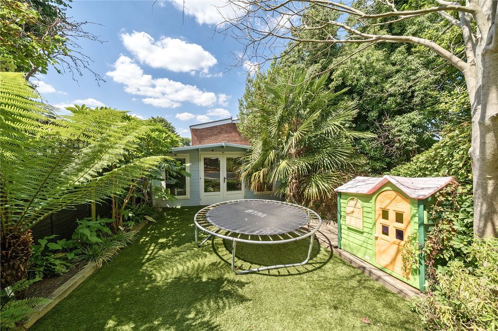 Property photo 3 of 25 Picture No. 04