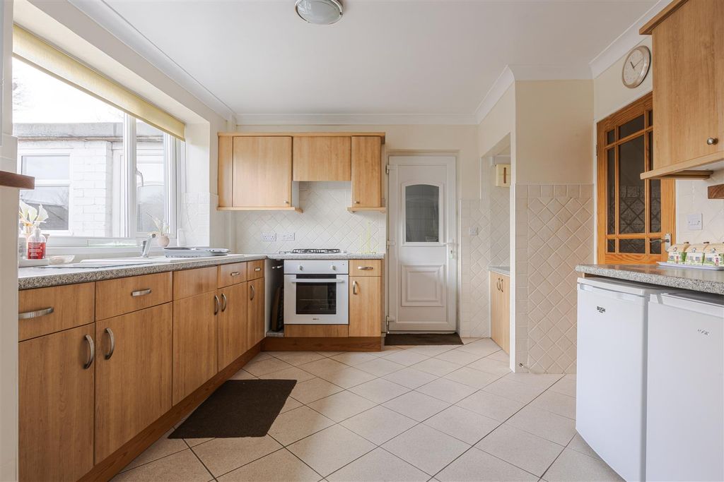 Property photo 2 of 20 Kitchen Diner