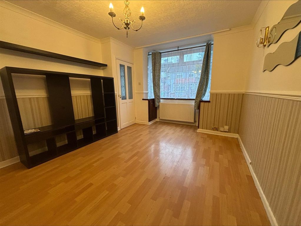 Property photo 2 of 8 Lounge 2.Jpeg