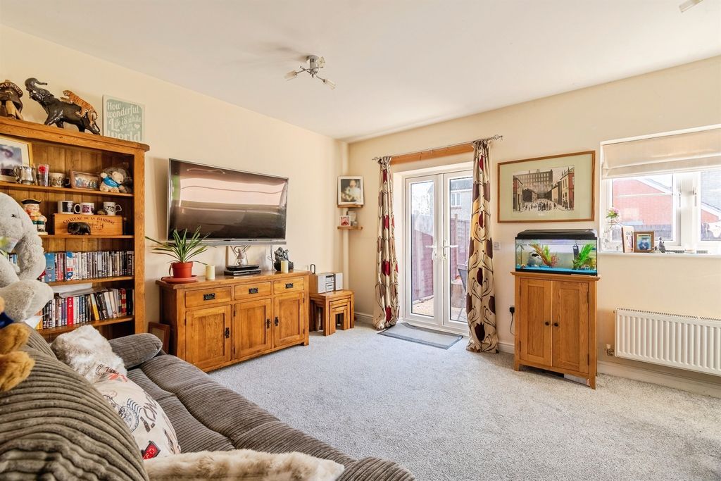 Property photo 2 of 17