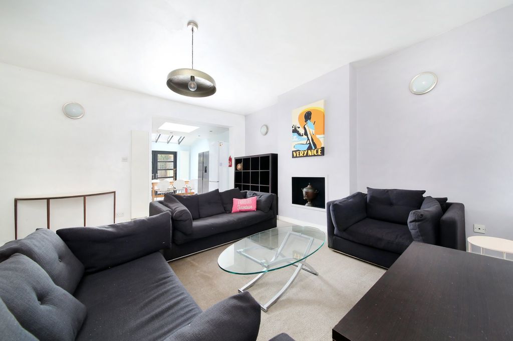 Property photo 3 of 14