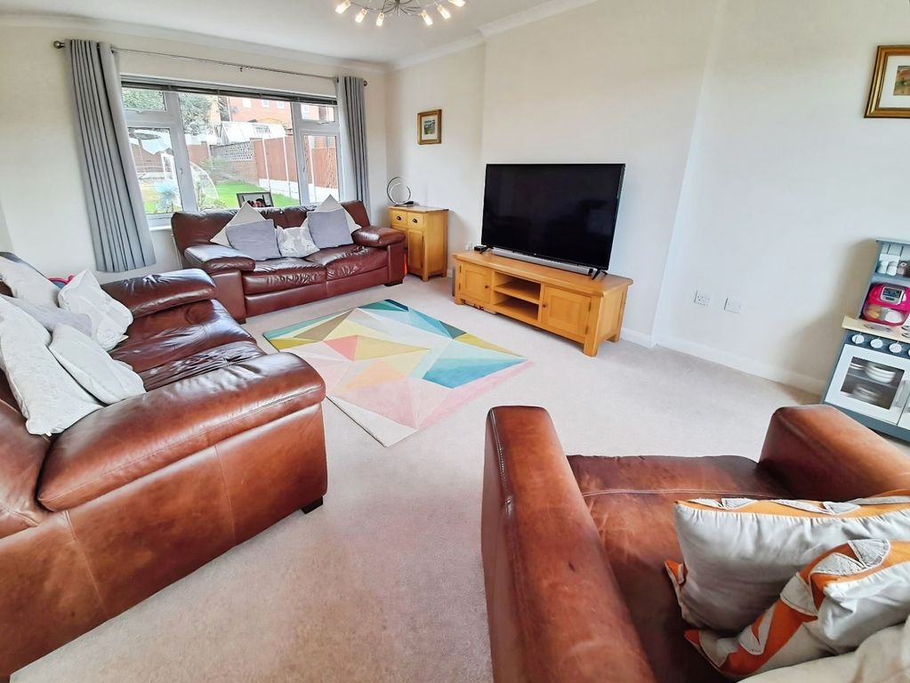 Property photo 2 of 15 Pbox-Living_Room-336499.Jpeg