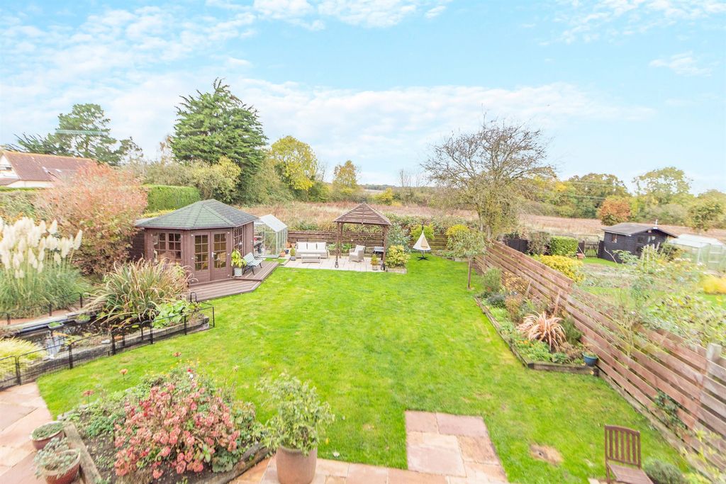 Property photo 3 of 18