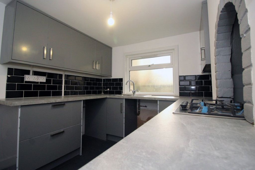 Property photo 2 of 16 Picture No. 17