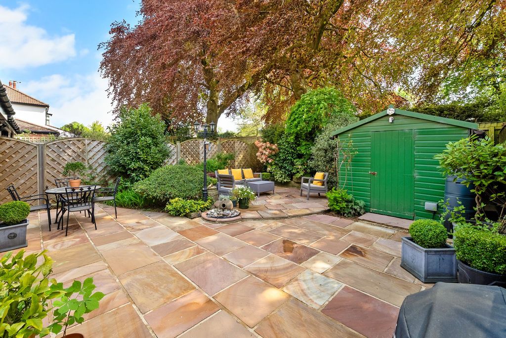 Property photo 3 of 28