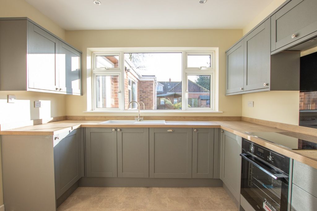 Property photo 3 of 20 4831797