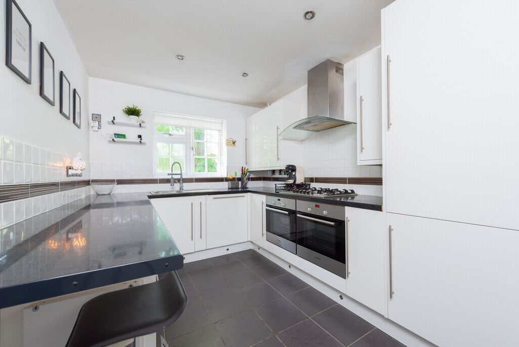 Property photo 2 of 13 Kitchen