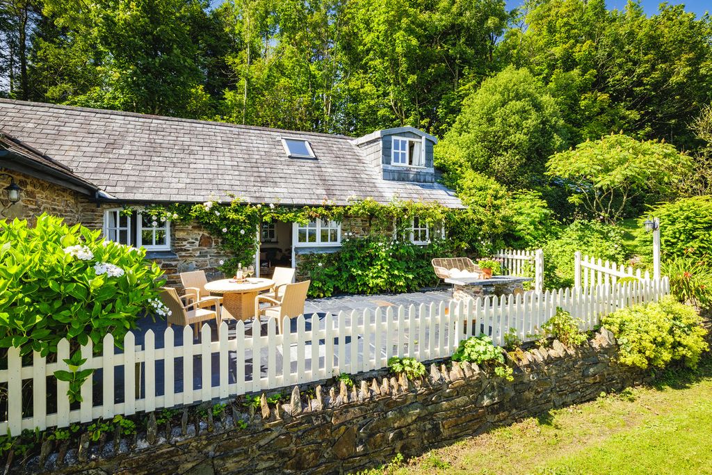 Property photo 2 of 58