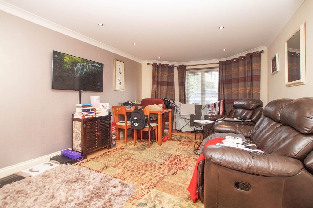 Property photo 3 of 10 Dining Lounge