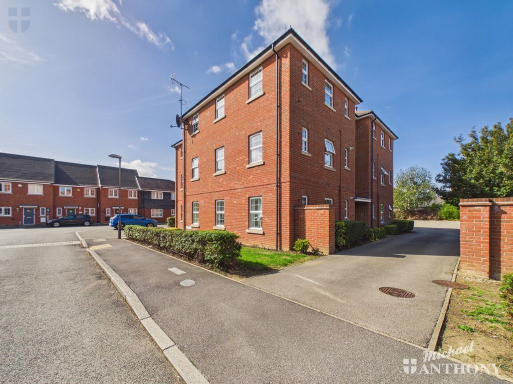 Property photo 1 of 10 Cam03218G0-Pr1168-Still011