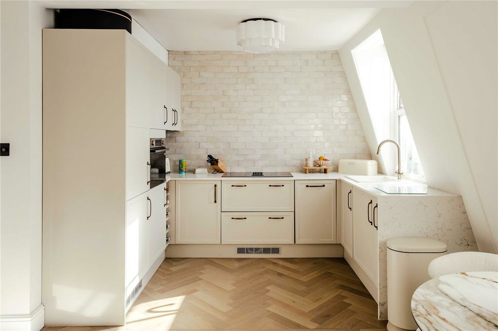 Property photo 1 of 8 Kitchen