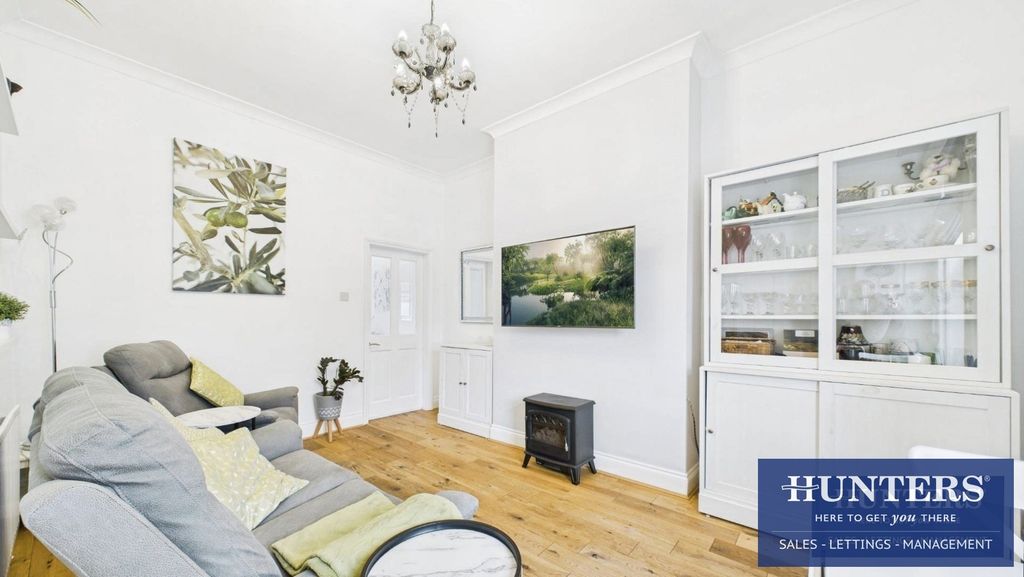 Property photo 3 of 14 Living Room