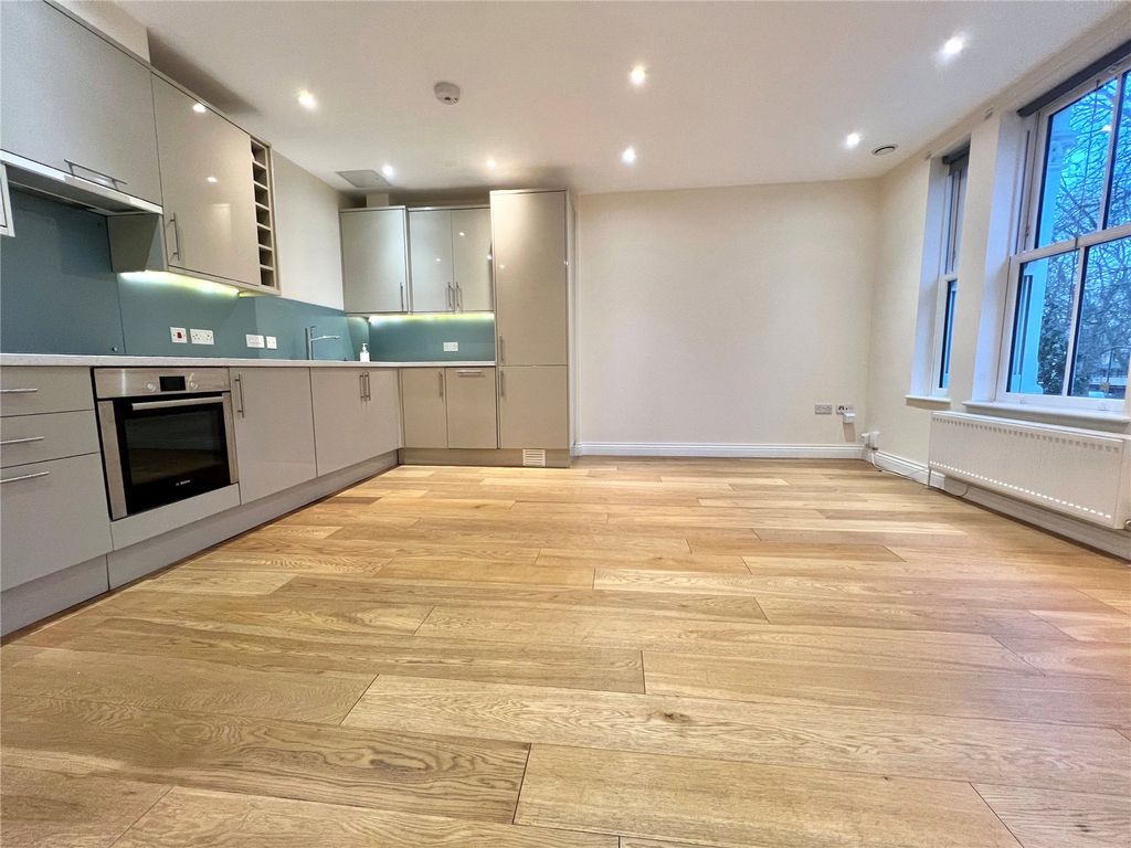 Property photo 1 of 10 Picture No. 08