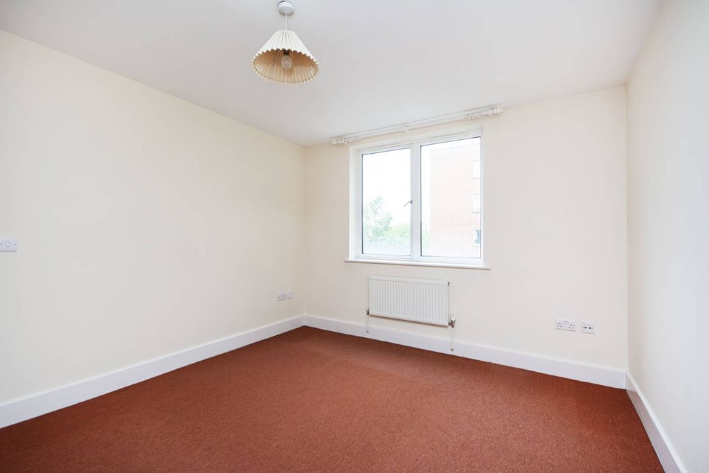 Property photo 3 of 8