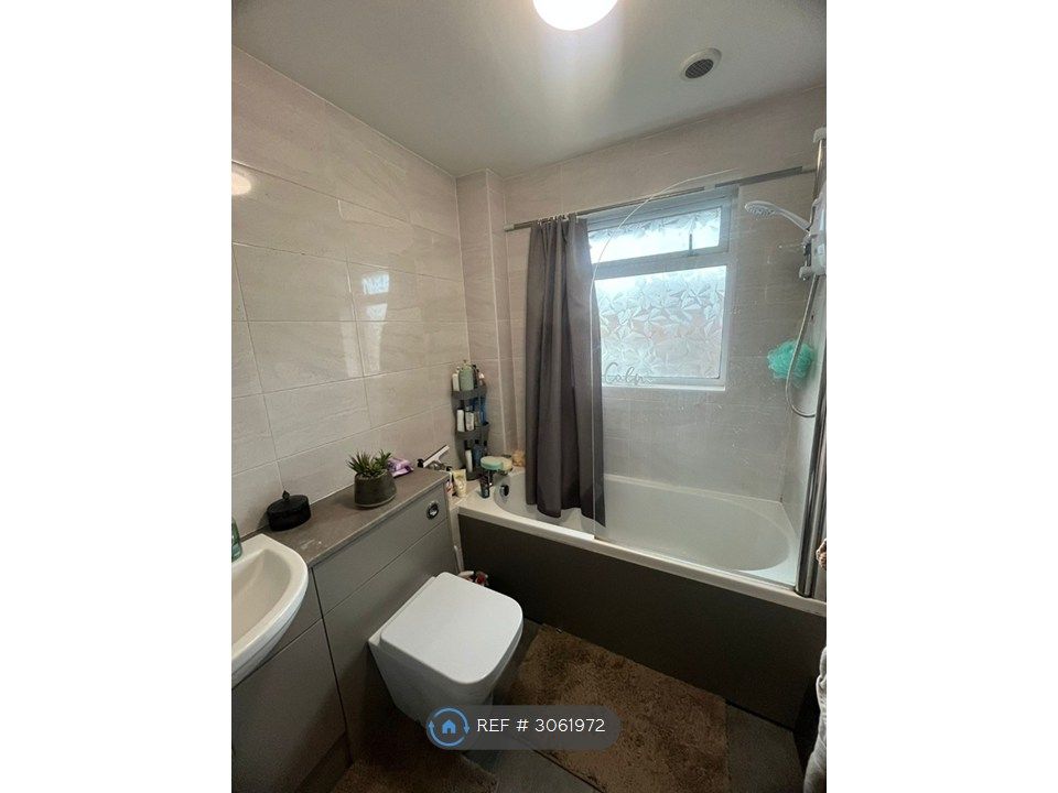 Property photo 2 of 5 Bathroom