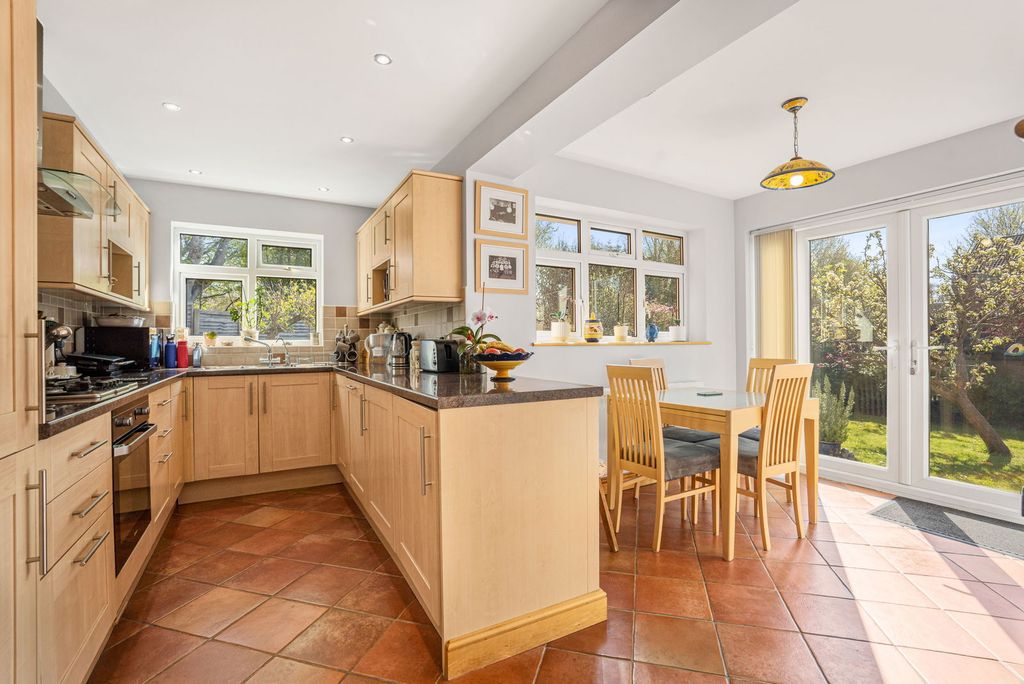 Property photo 2 of 35