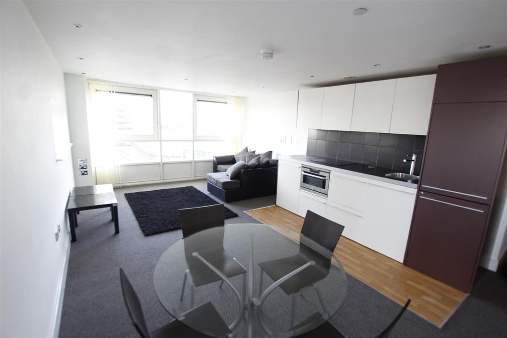 Property photo 3 of 13 Picture No. 02