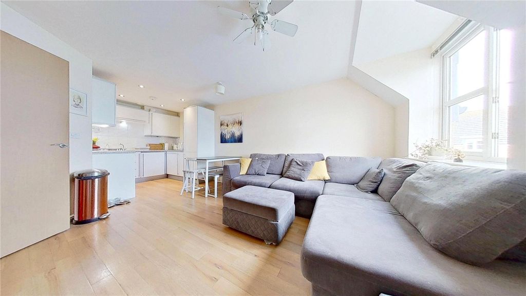 Property photo 2 of 11 Picture No. 05