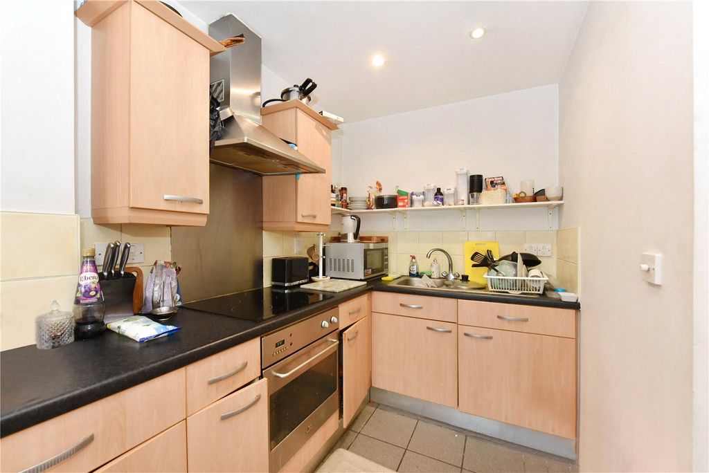 Property photo 3 of 7 Kitchen