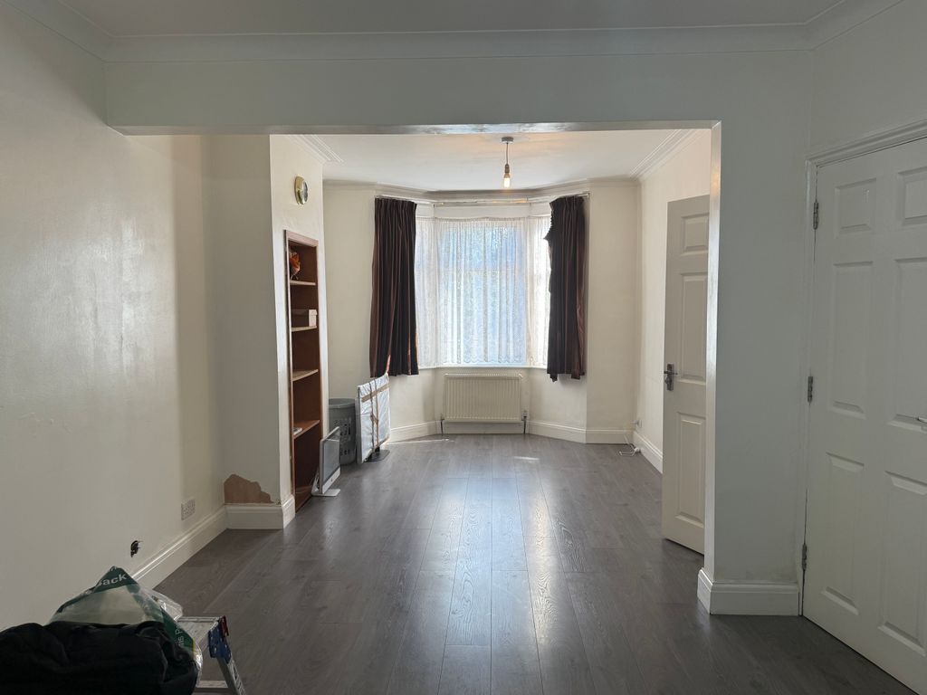 Property photo 3 of 22