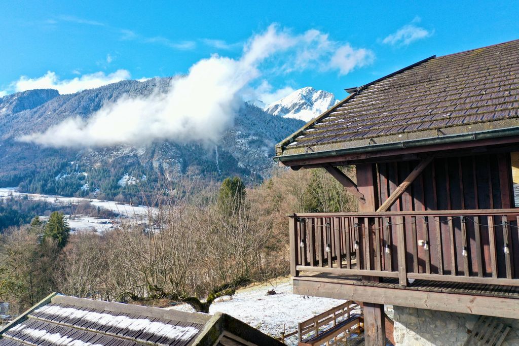 Property photo 2 of 35